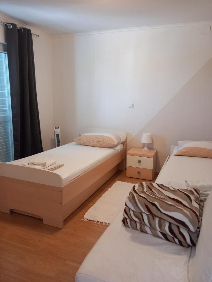 Apartman Nika Apartamento Ražanac Exterior foto